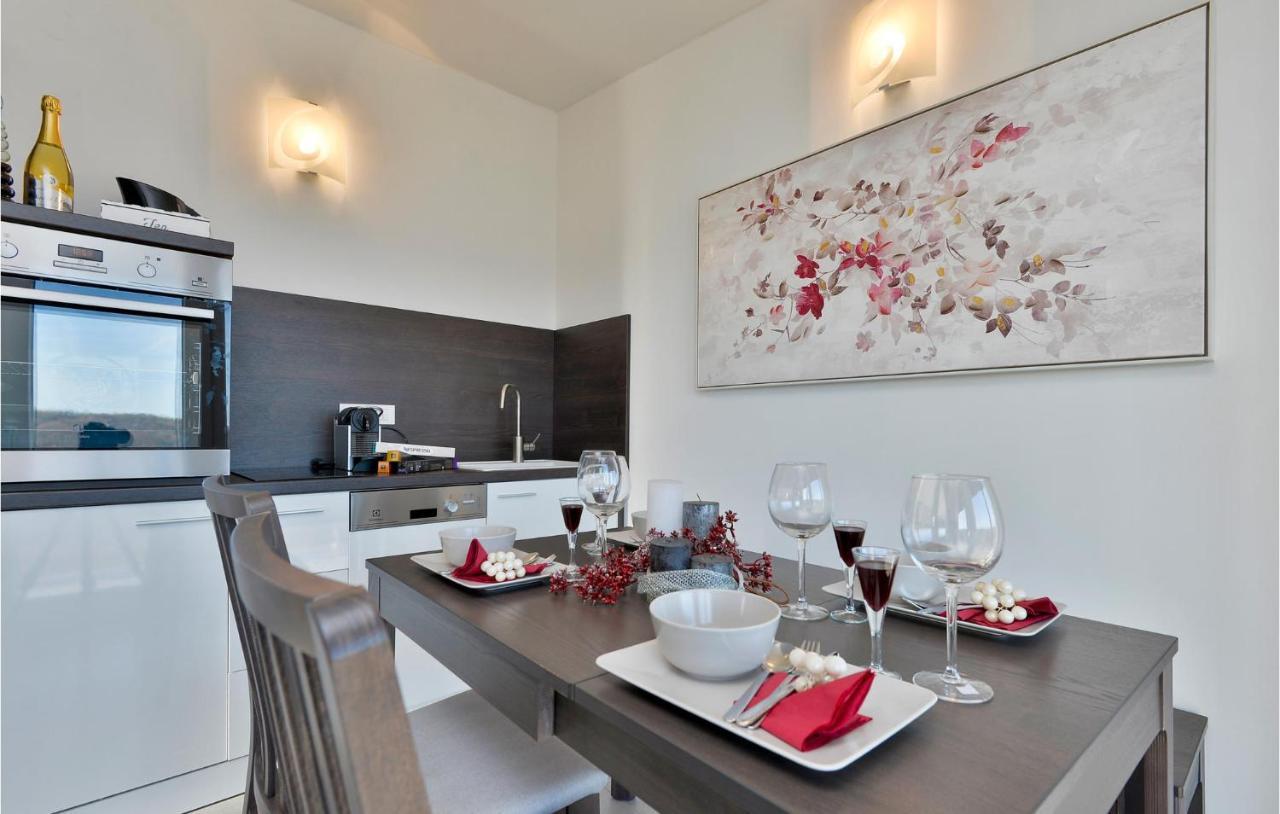 8 Bedroom Lovely Home In Durdevac Ðurđevac Dış mekan fotoğraf