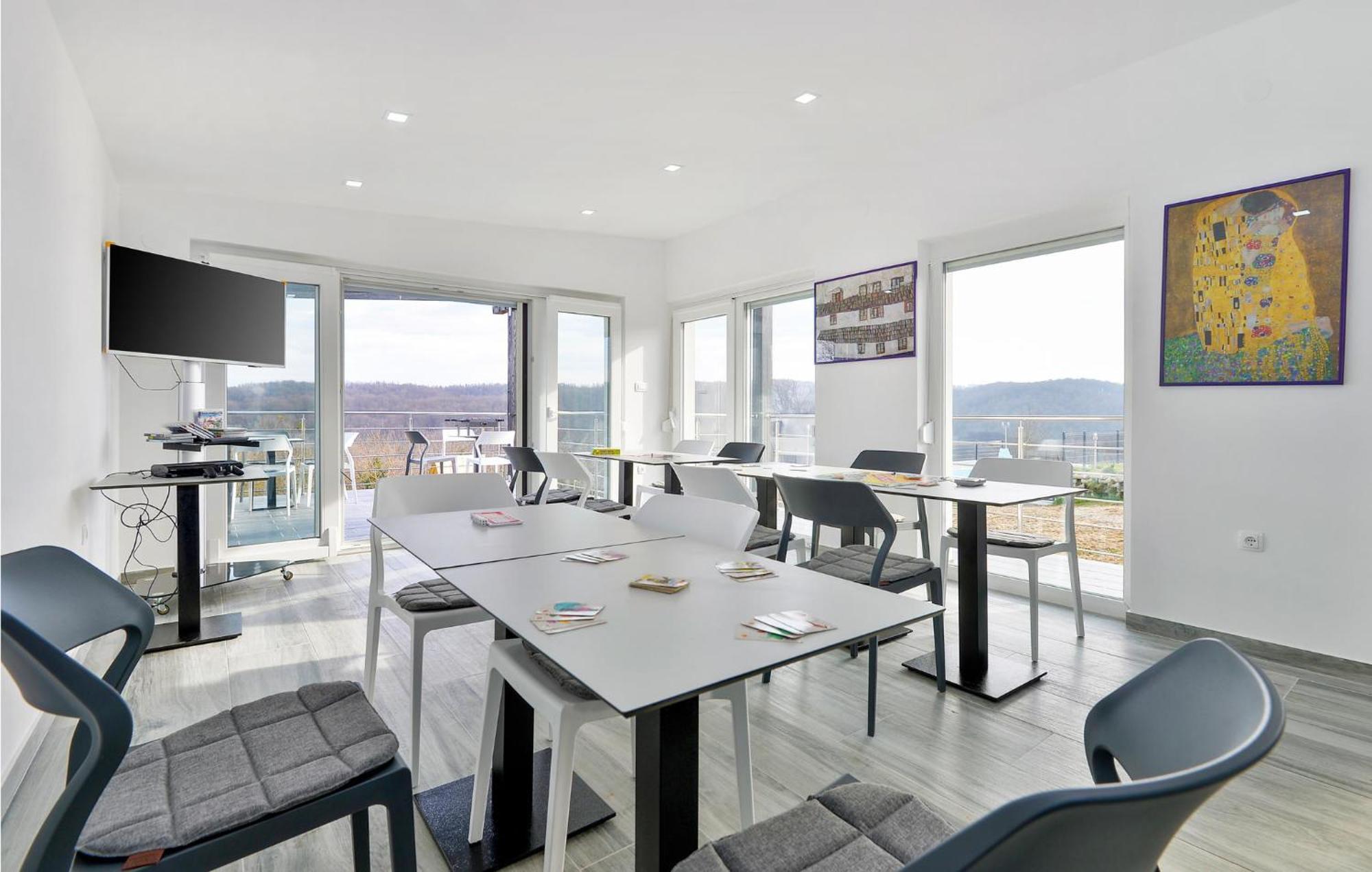 8 Bedroom Lovely Home In Durdevac Ðurđevac Dış mekan fotoğraf
